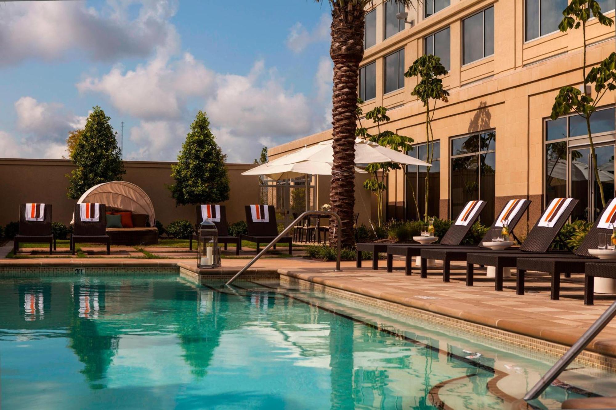 Renaissance Baton Rouge Hotel Inniswold Exterior photo